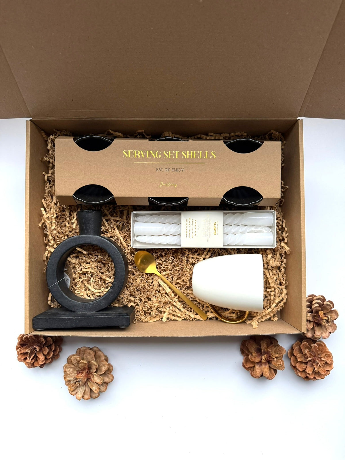 Cadeaupakket met lantaarn Jens Living, serveerschaaltjes en zwart vaasje