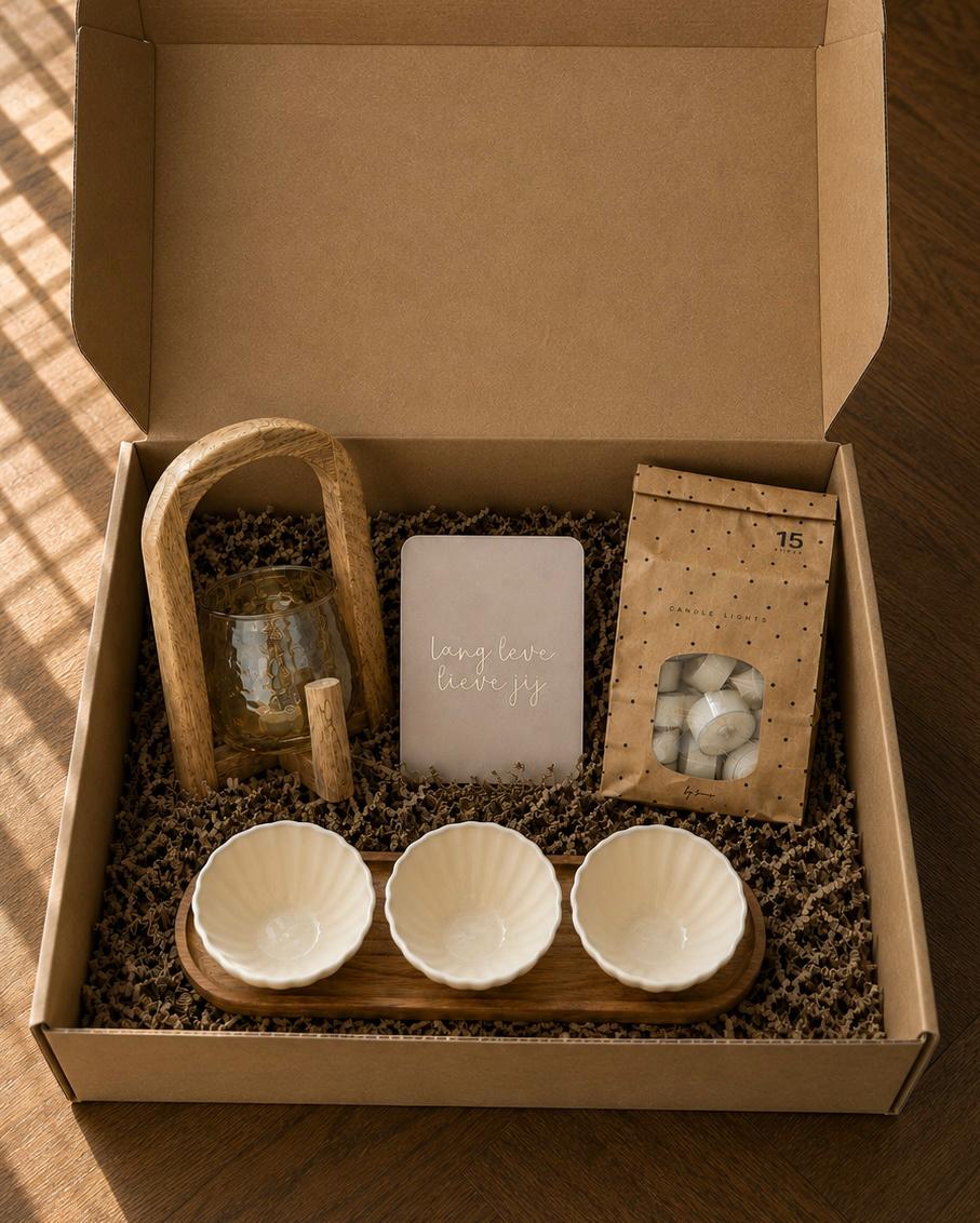 Cadeaubox | Lantaarn, waxinelichtjes & serveerset met schaaltjes