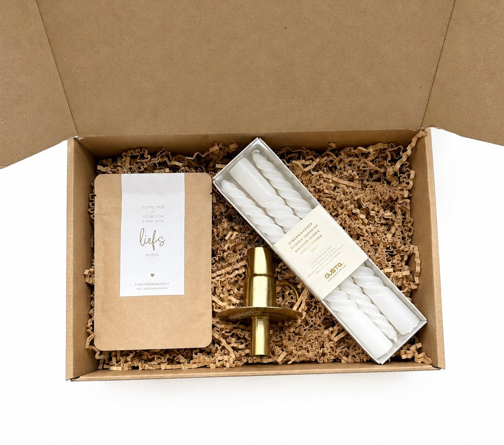 Ontspan moment | Cadeaupakket (S) met badzout, fleskandelaar & swirl dinerkaarsen