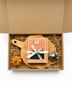 Thee moment | Cadeaupakket (S) met borrelplank, verse thee, theezeefje & pompoen decoratie