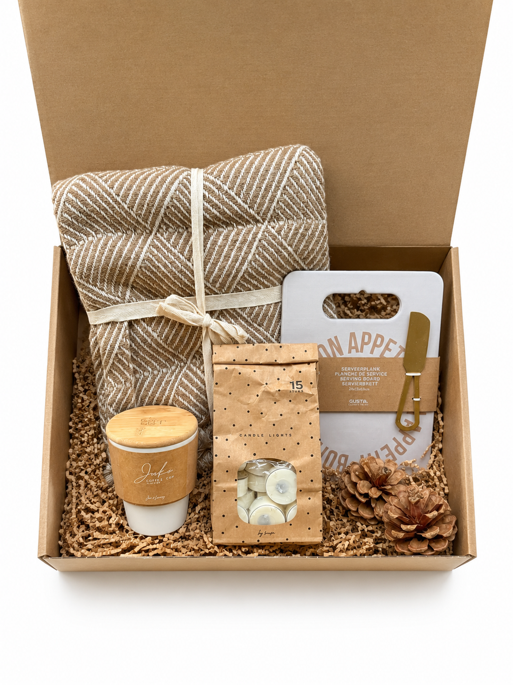Gezellig thuis | Cadeaupakket (L) met plaid, serveerplank, waxinelichtjes, herbruikbare beker