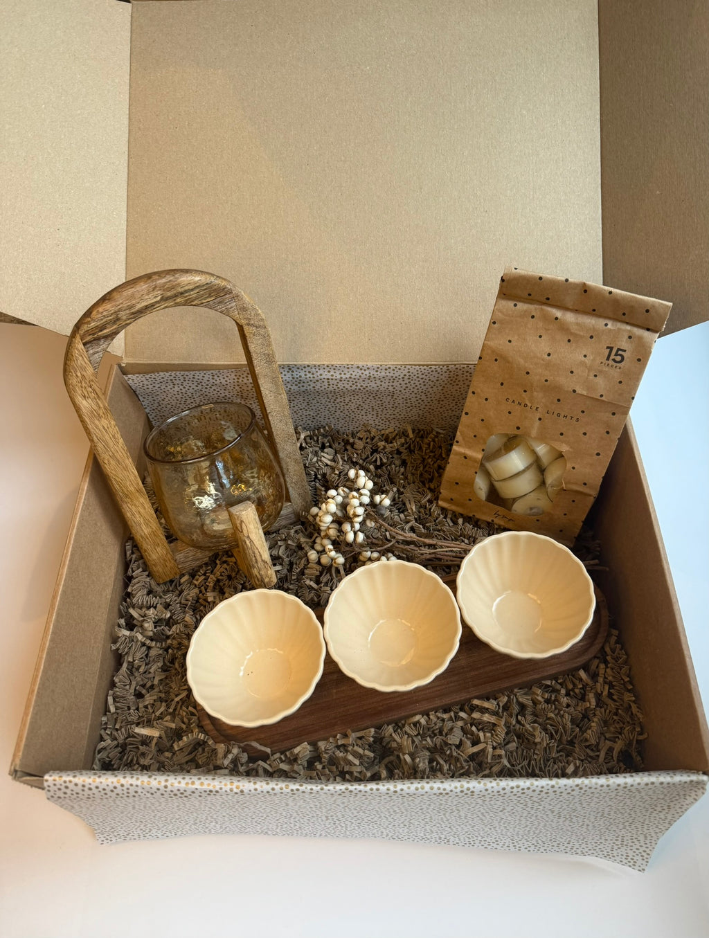 Cadeaubox | Lantaarn, waxinelichtjes & serveerset met schaaltjes