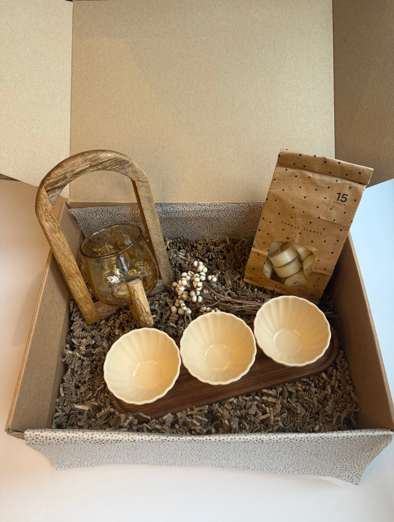 Cadeaubox | Lantaarn, waxinelichtjes & serveerset met schaaltjes